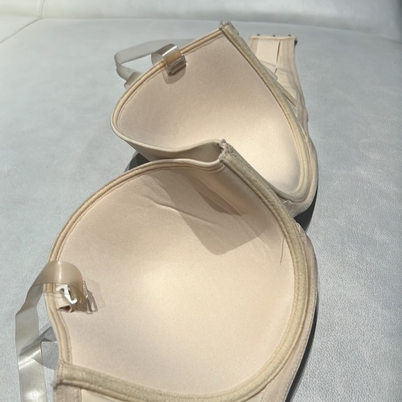 Triumph 38DD Bra in Nude - Picture 2 of 4